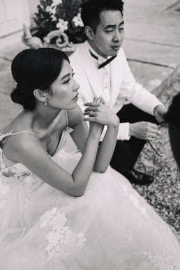 Image d'un couple qui attend pour symboliser les formations que donne Meryll de Gordon